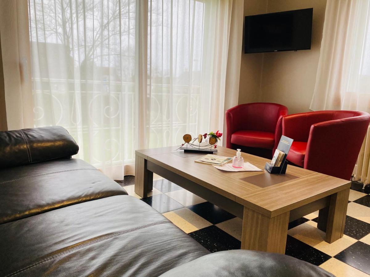 Contact Hotel - Motel Les Bleuets & Spa La Riviere-Saint-Sauveur ภายนอก รูปภาพ
