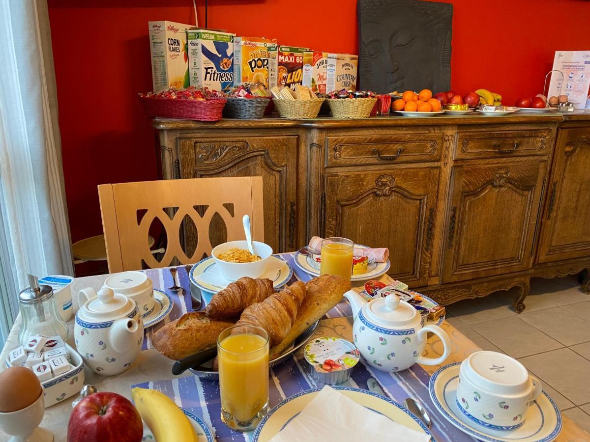 Contact Hotel - Motel Les Bleuets & Spa La Riviere-Saint-Sauveur ภายนอก รูปภาพ