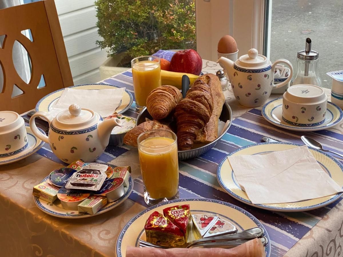 Contact Hotel - Motel Les Bleuets & Spa La Riviere-Saint-Sauveur ภายนอก รูปภาพ