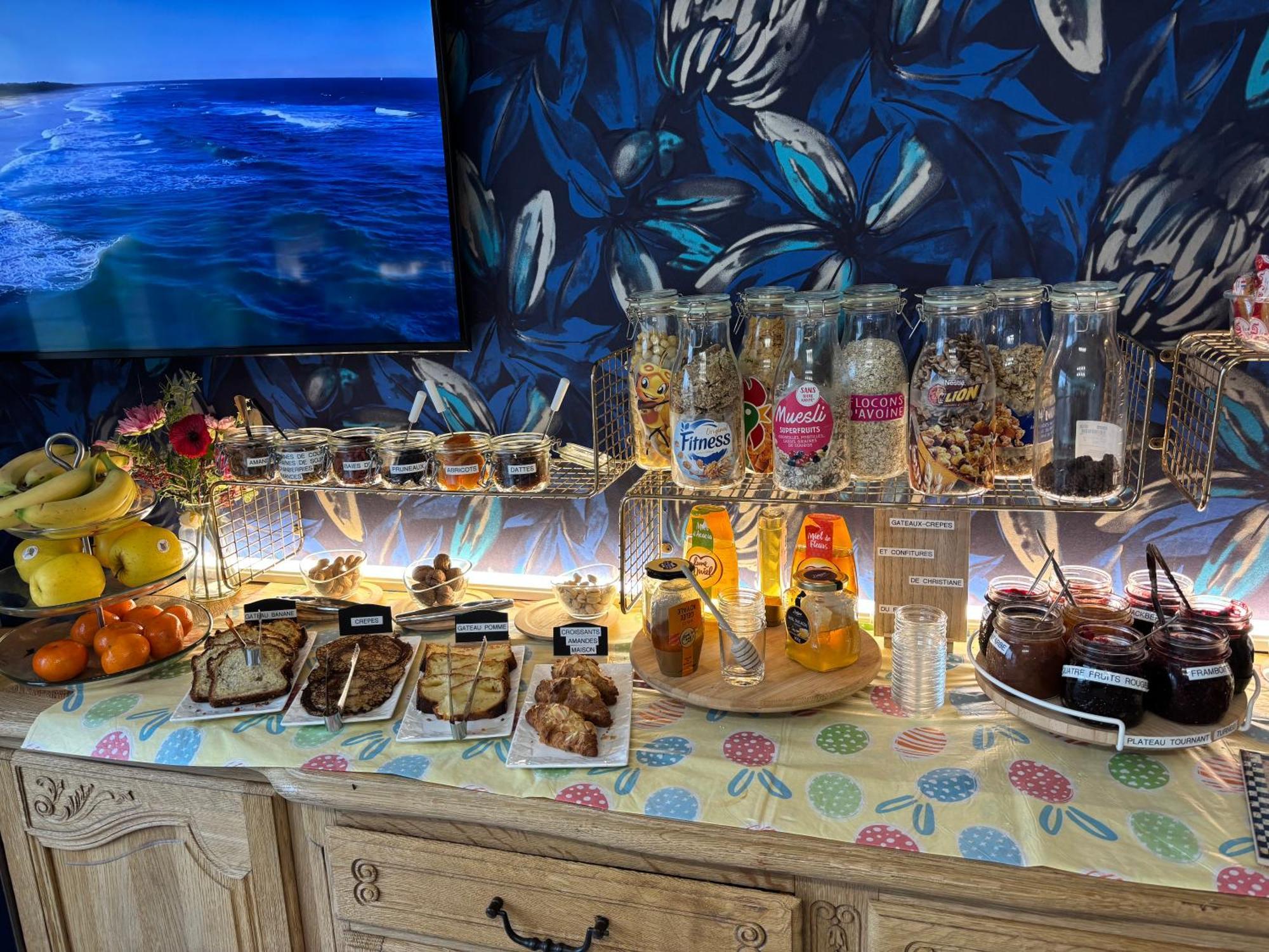 Contact Hotel - Motel Les Bleuets & Spa La Riviere-Saint-Sauveur ภายนอก รูปภาพ