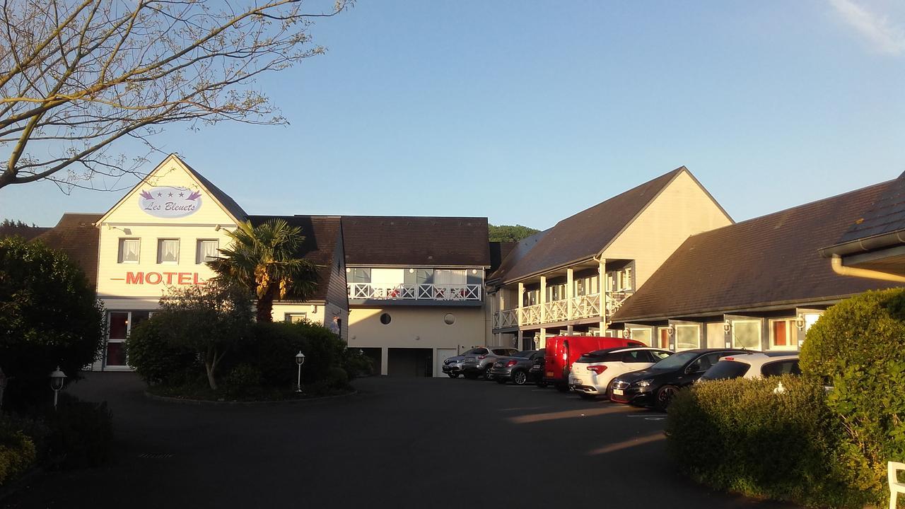Contact Hotel - Motel Les Bleuets & Spa La Riviere-Saint-Sauveur ภายนอก รูปภาพ